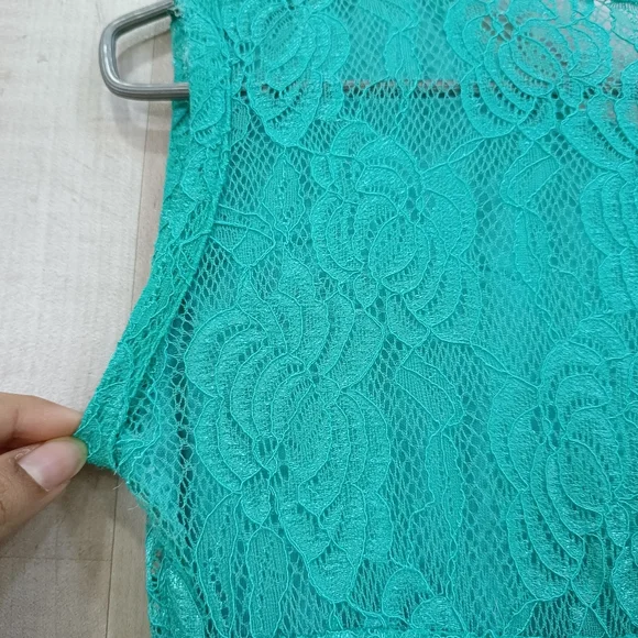 Long bodycon lace dress - Picture 9 of 14